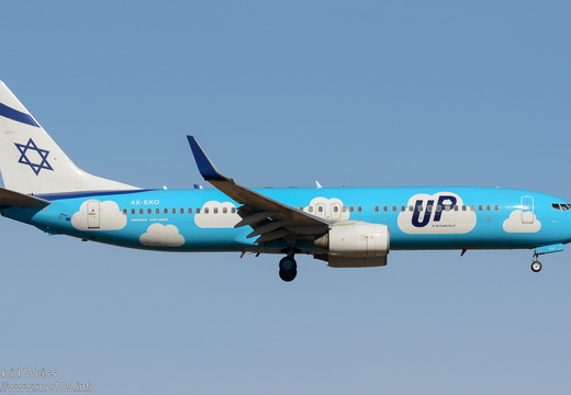 B737