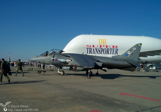 Harrier und A300-600ST Beluga