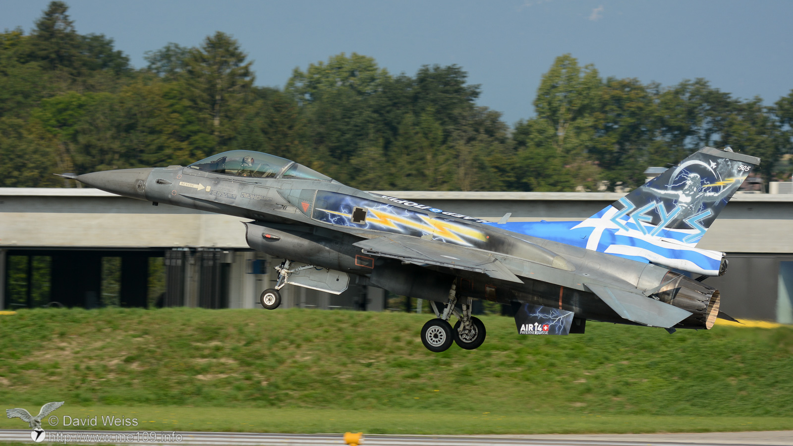 F-16_Fighting_Falcon_DSC_6130.jpg