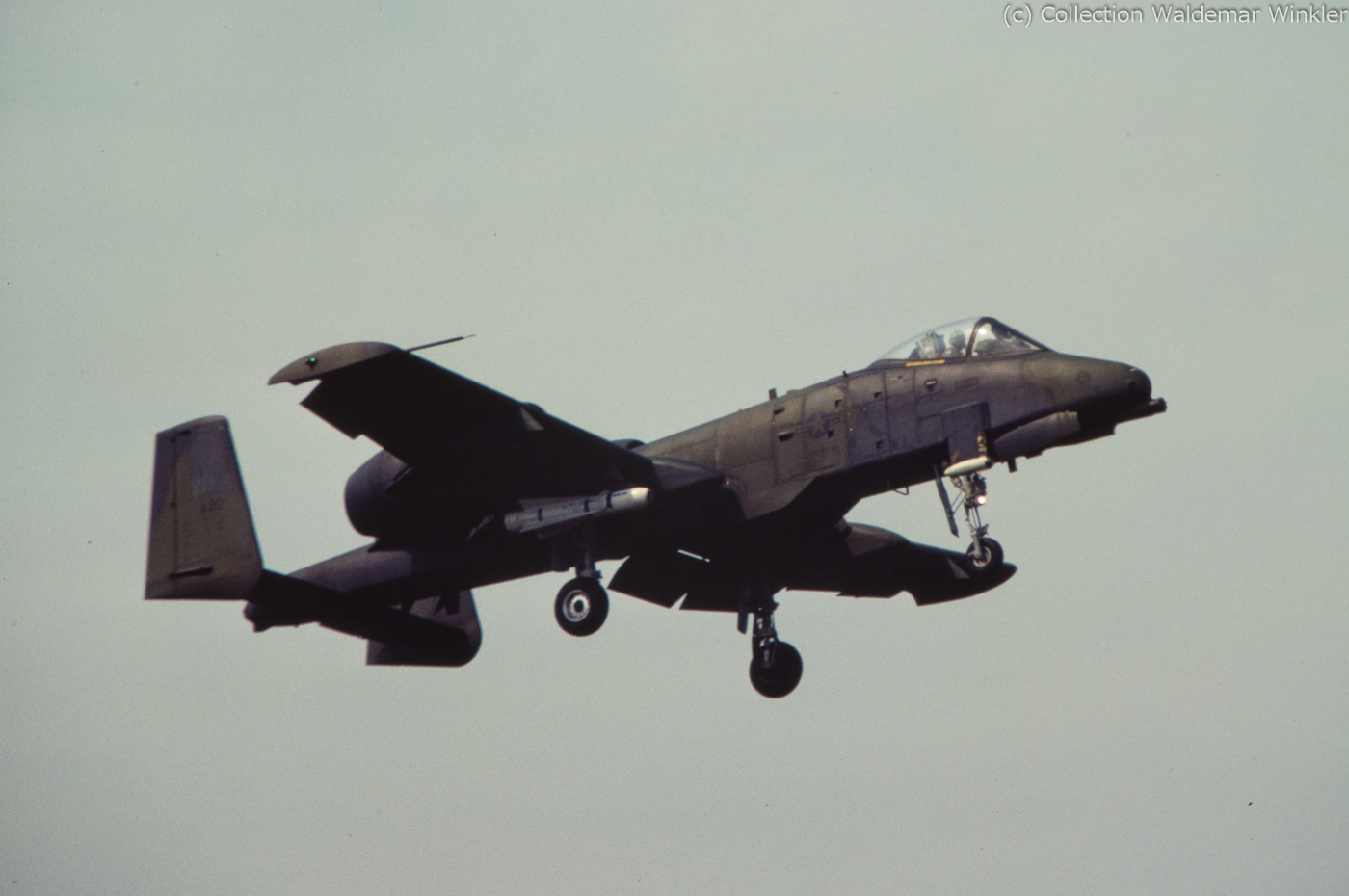 A-10_Thunderbolt_II_DSC_3085.jpg