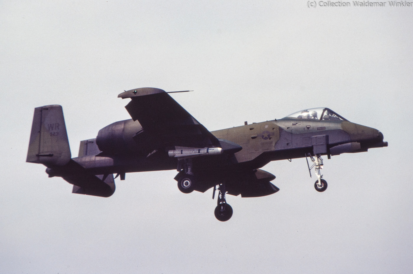 A-10_Thunderbolt_II_DSC_3170.jpg