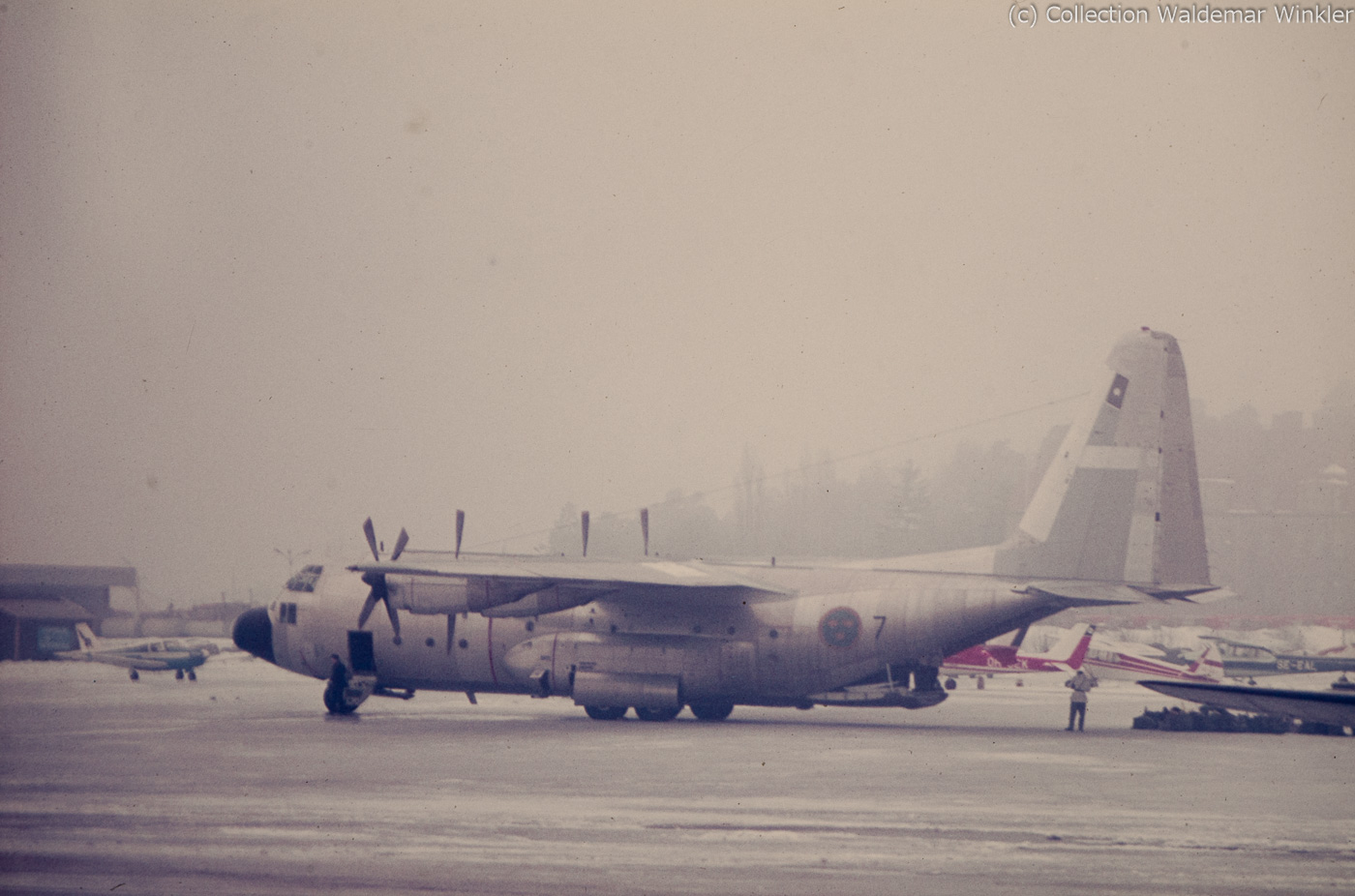 C-130_Hercules_DSC_3708.jpg