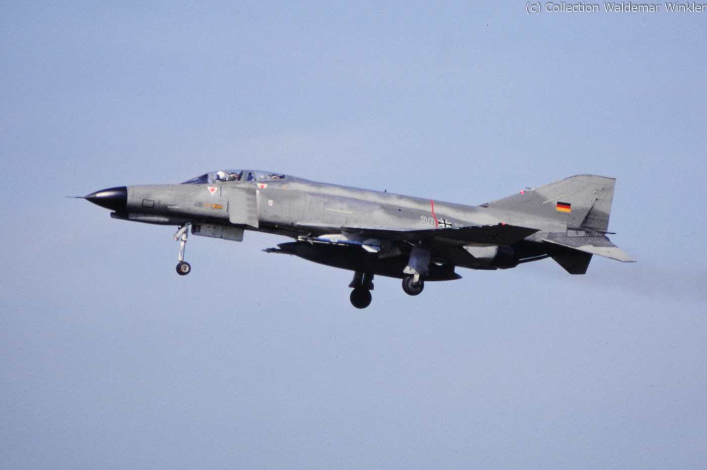 F-4_Phantom_II_DSC_1213.jpg