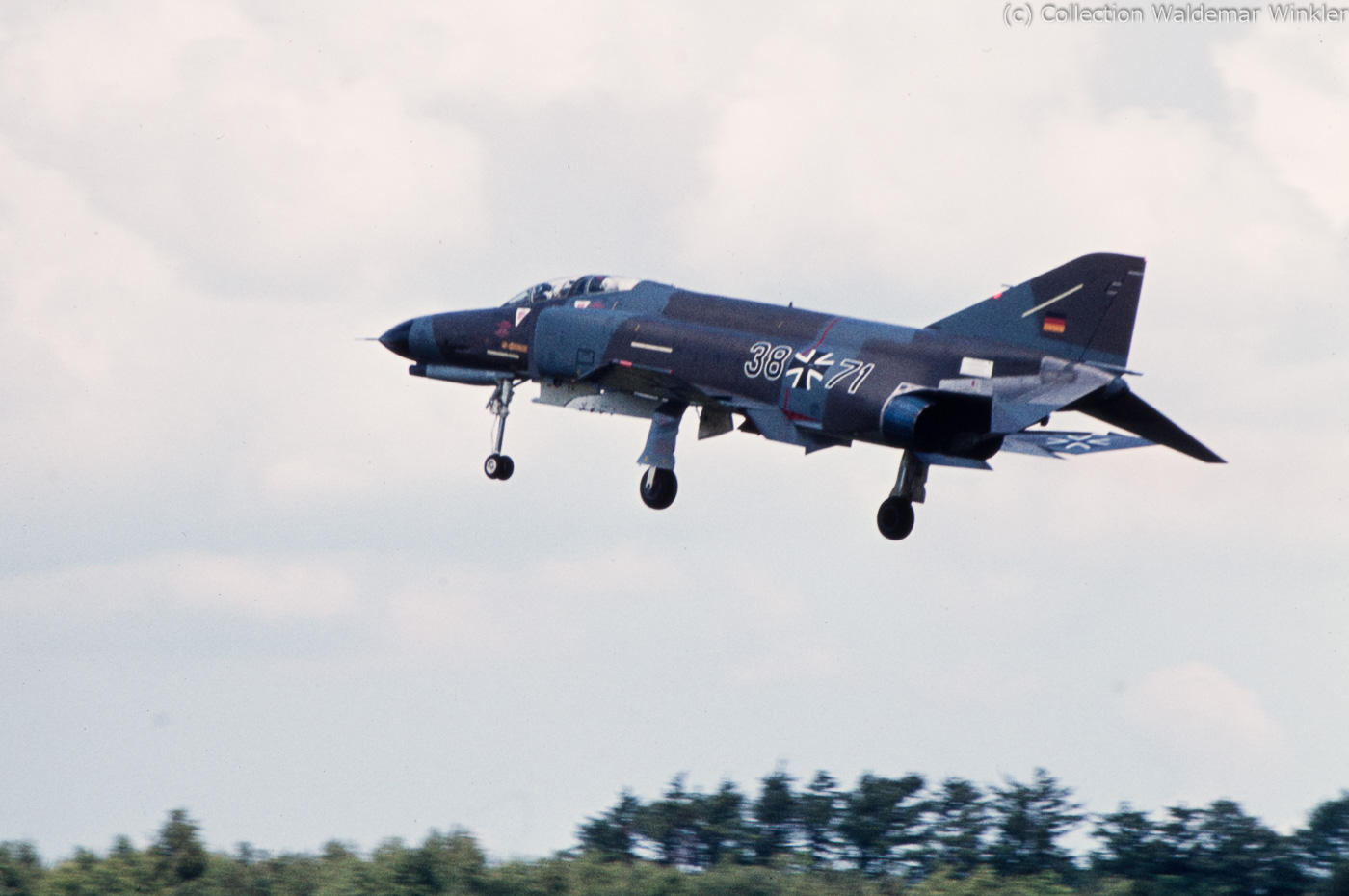 F-4_Phantom_II_DSC_4063.jpg