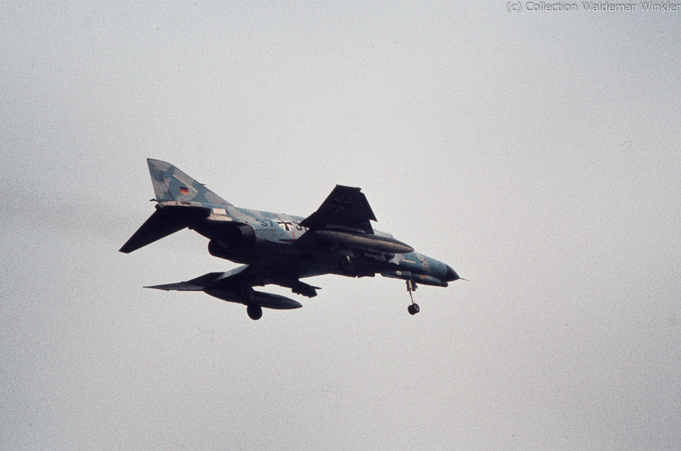 F-4_Phantom_II_DSC_4064.jpg