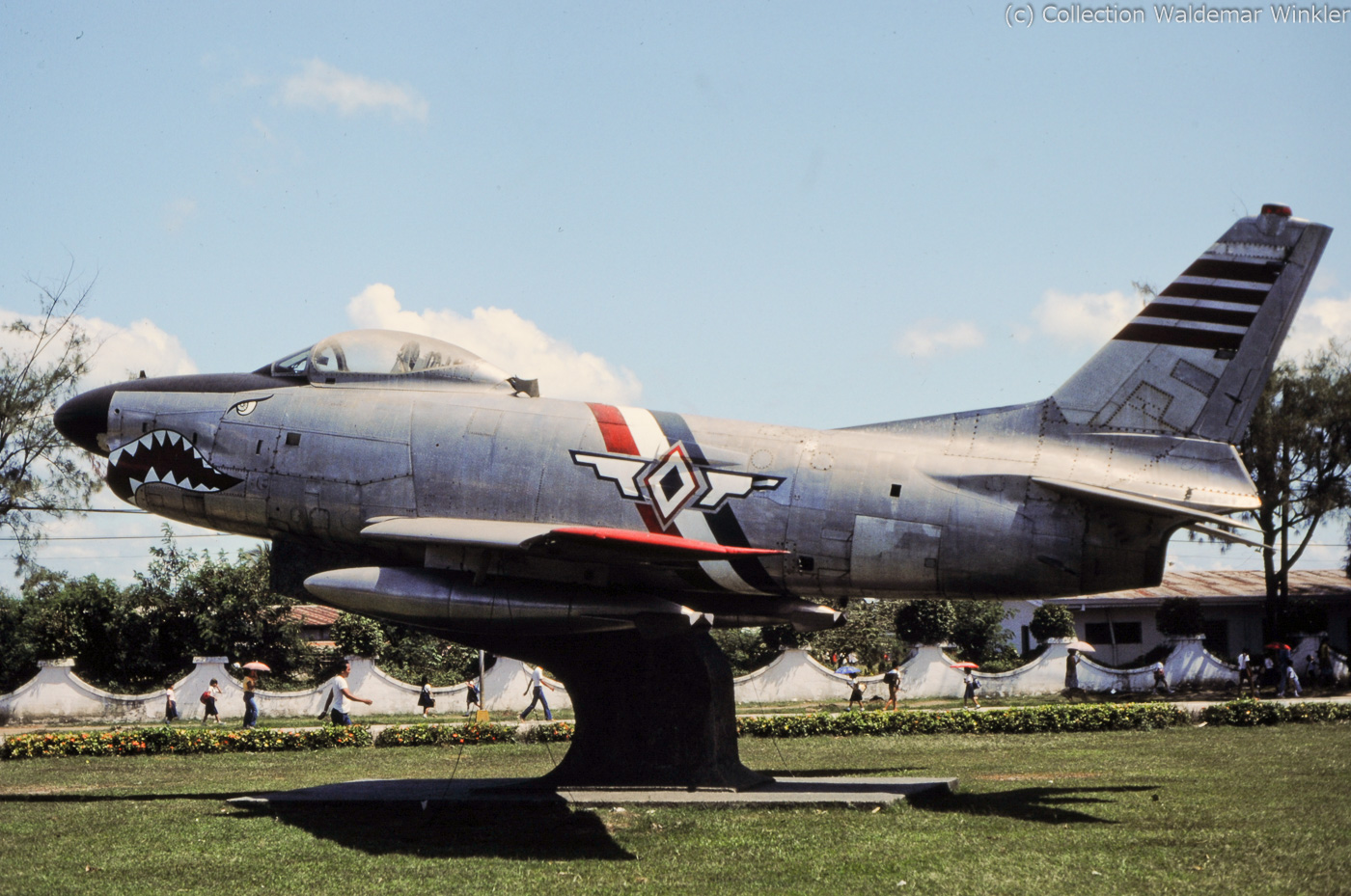 F-86_Sabre_DSC_1703.jpg