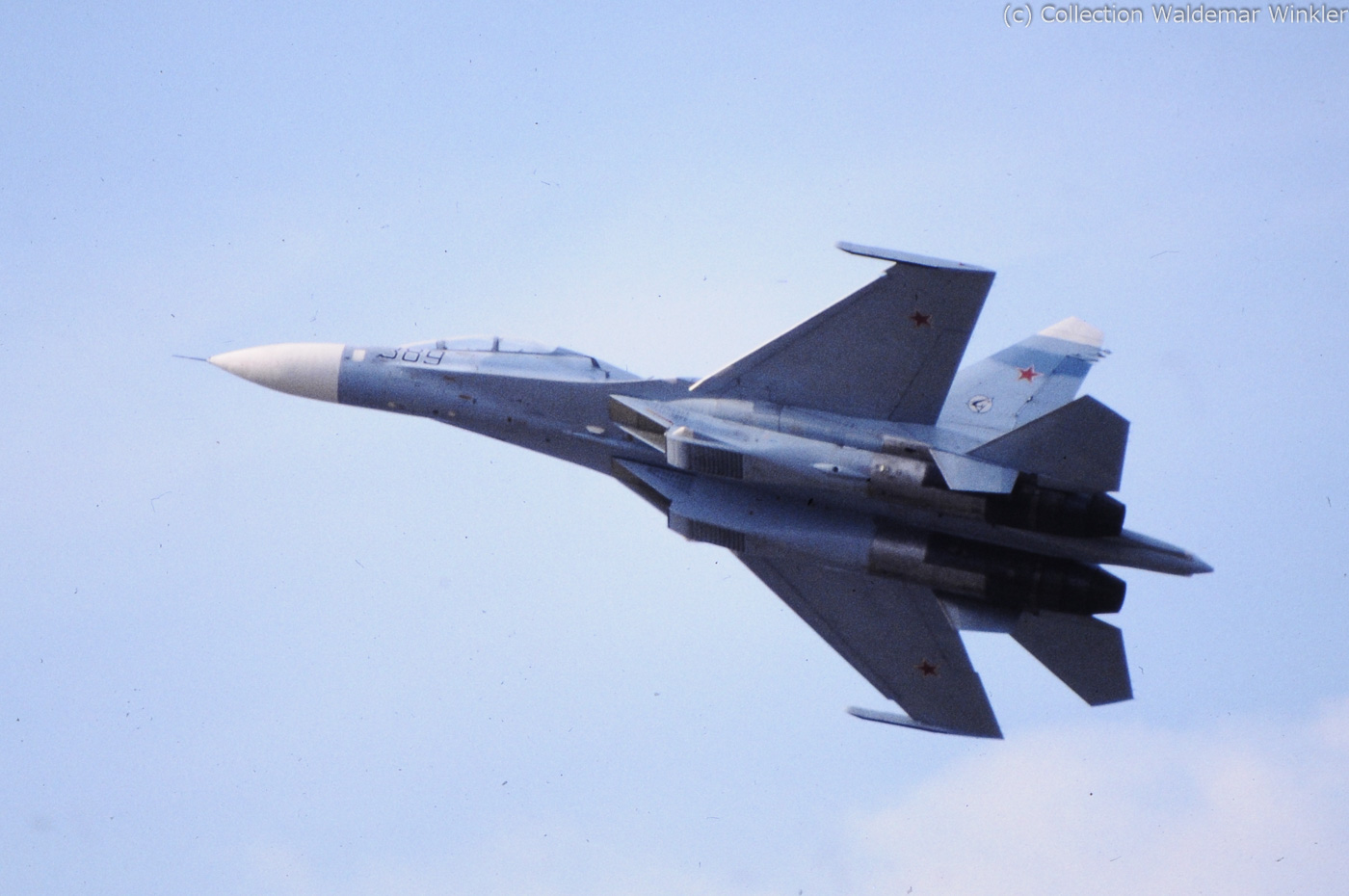 Su-27_Flanker_DSC_1522.jpg