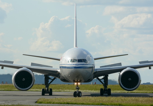 Boeing 777