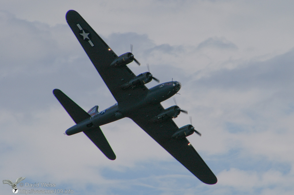 B-17_Flying_Fortress_DSC_2474.jpg