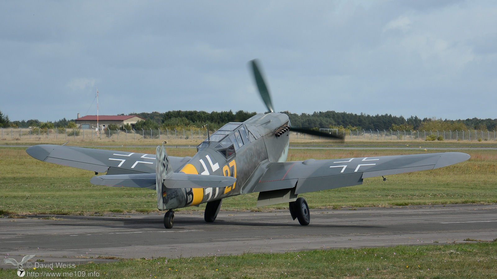 Bf_109_G-12_DSC_4895.jpg