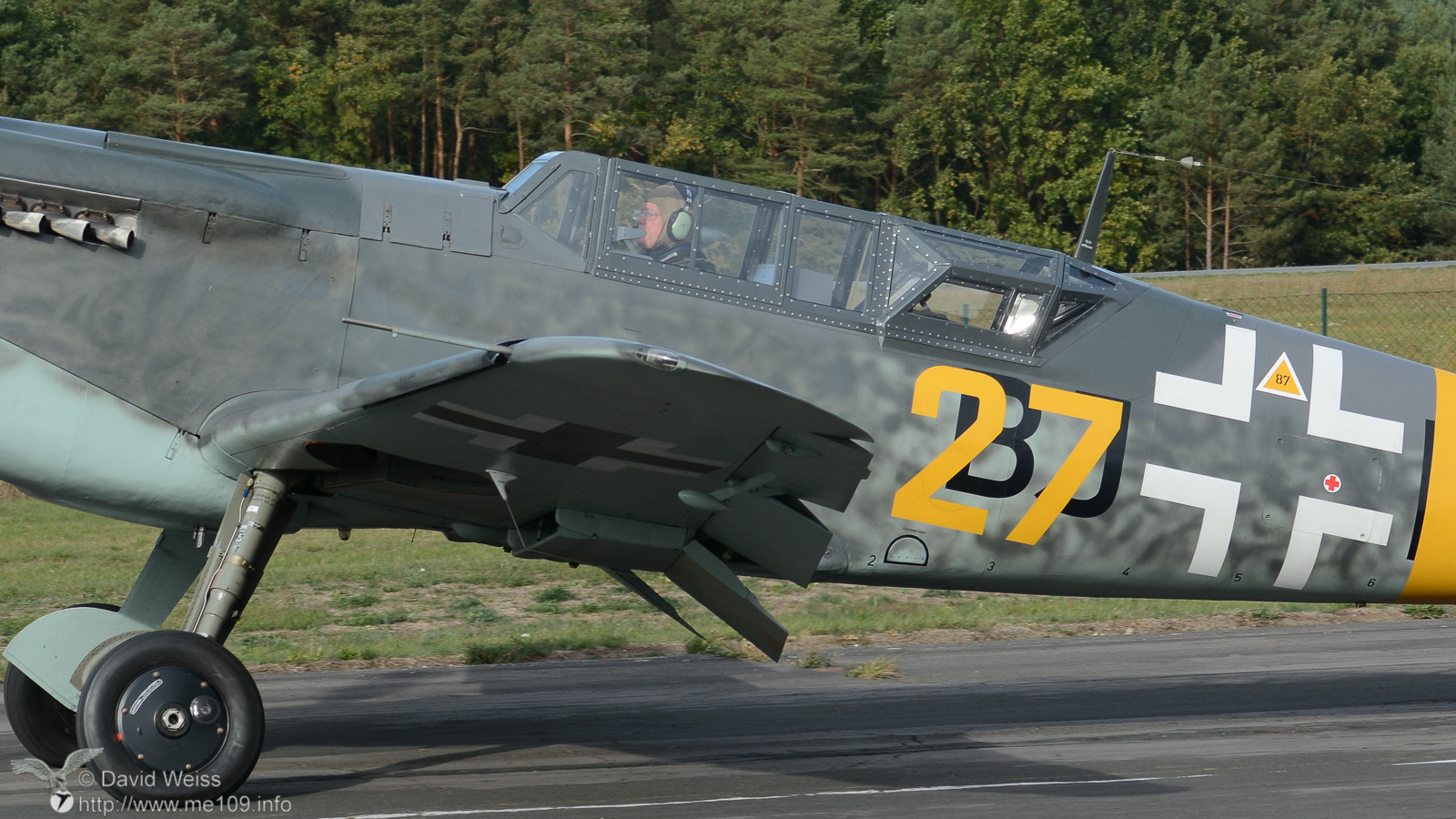Bf_109_G-12_DSC_5638.jpg