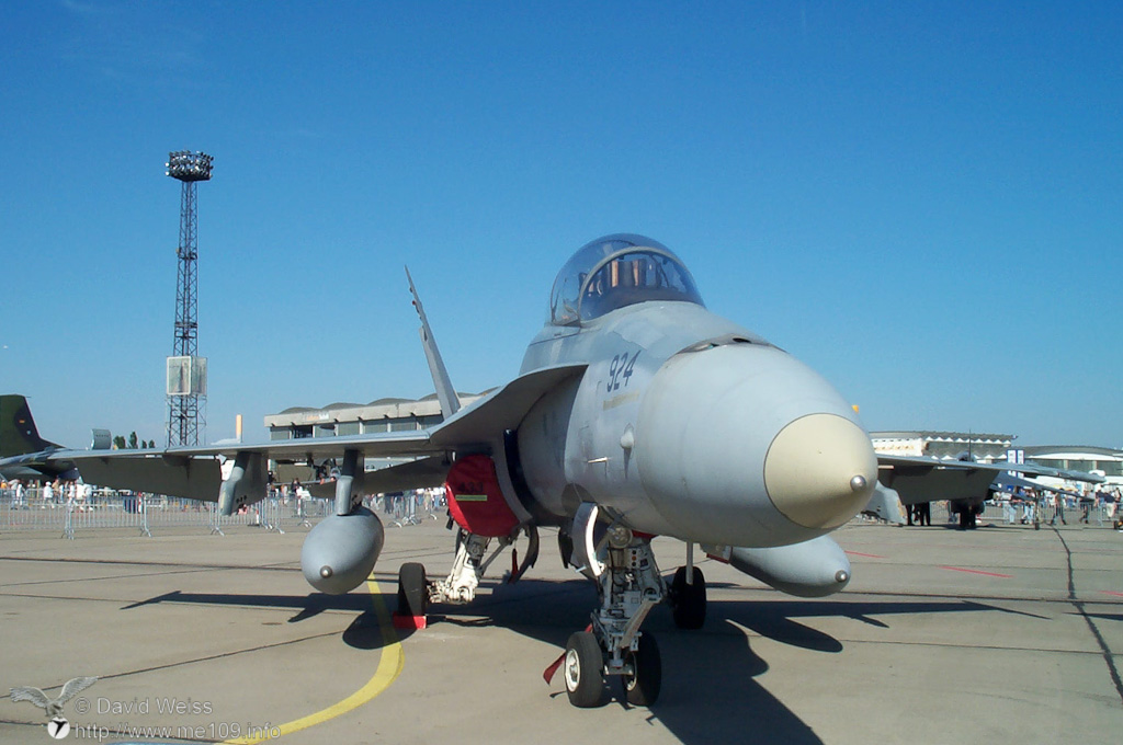 F-A-18_Hornet_DCP_3872.jpg