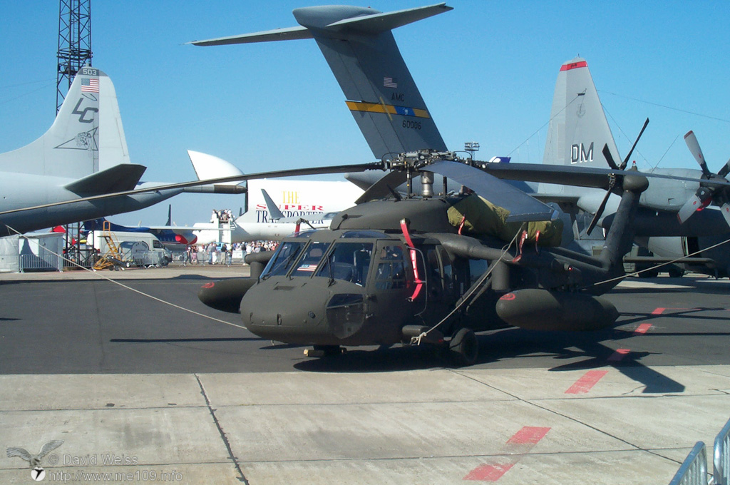UH-60_Black_Hawk_DCP_3880.jpg