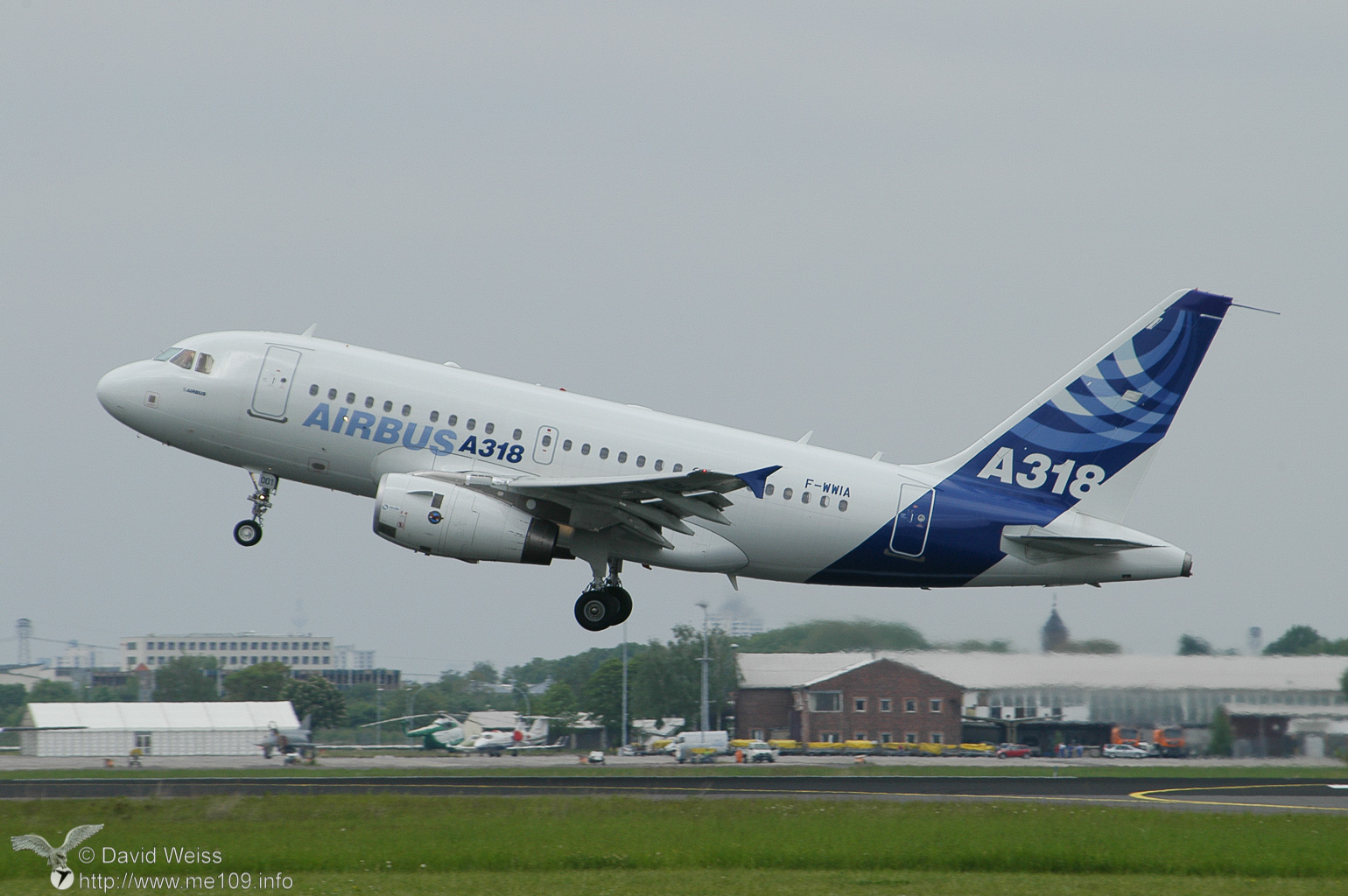 Airbus_A318_DSC_2954.jpg