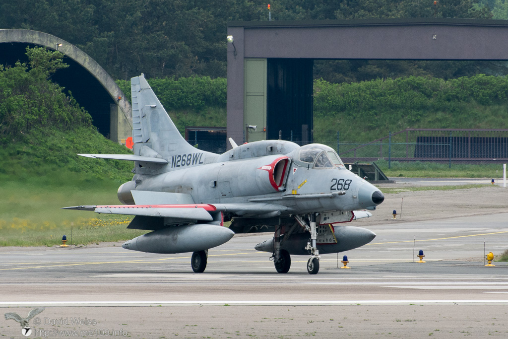 A-4_Skyhawk_DSC_2020.jpg
