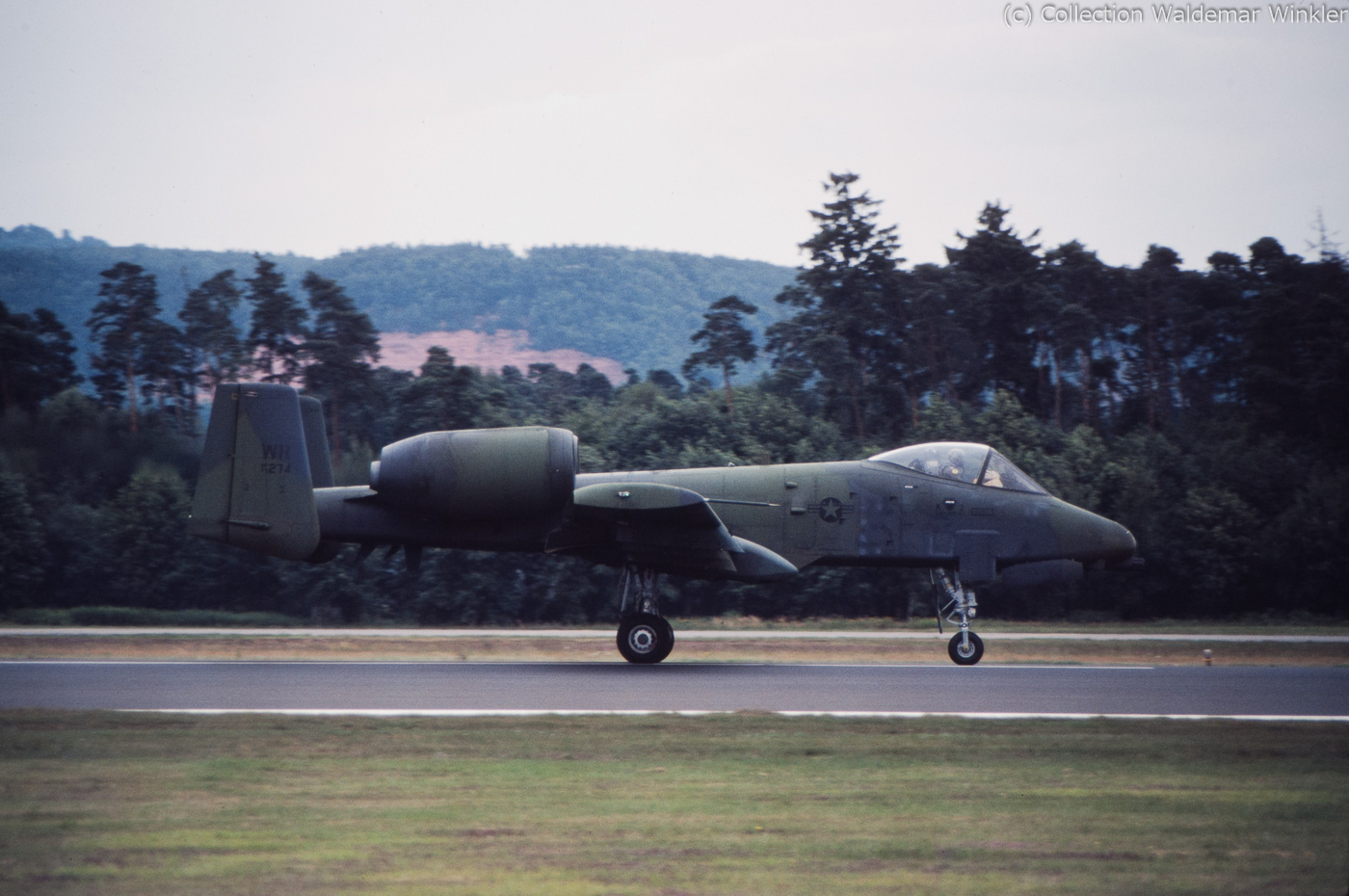 A-10_Thunderbolt_II_DSC_3090.jpg