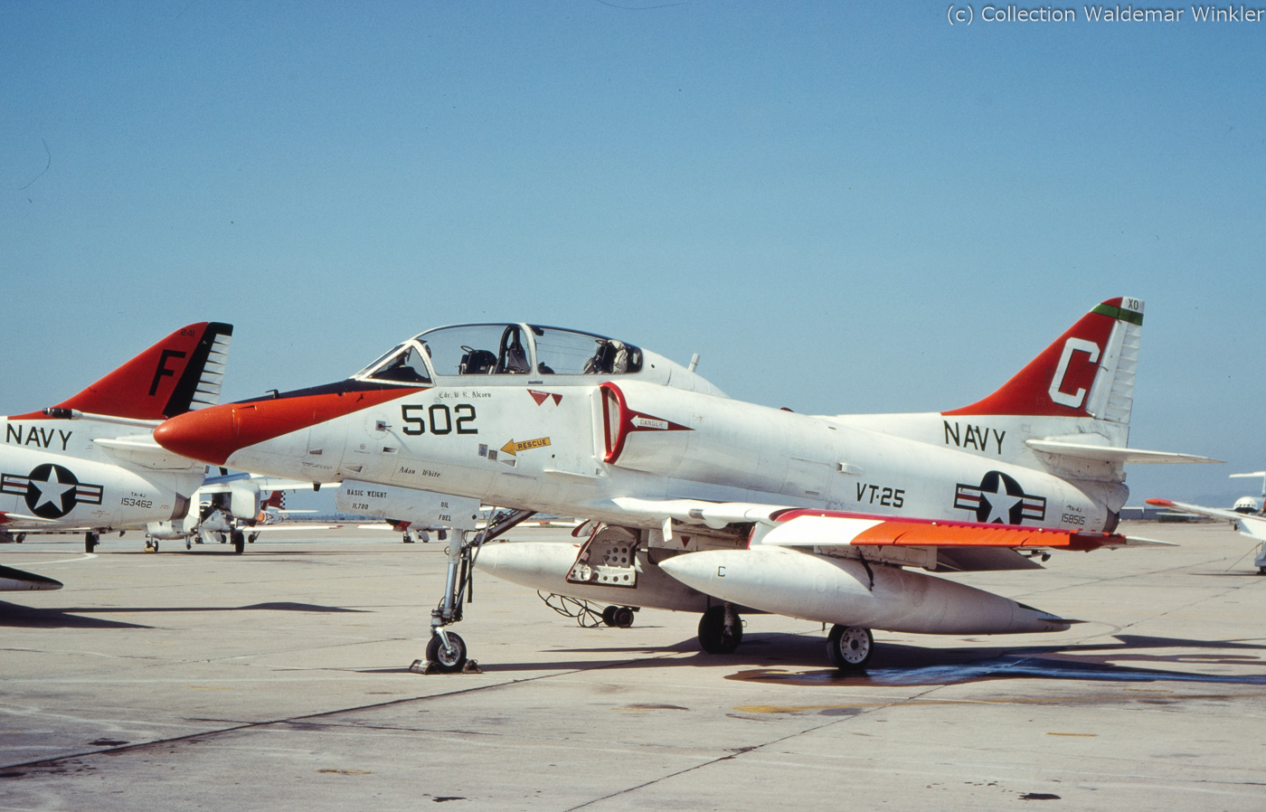 A-4_Skyhawk_DSC_3156.jpg