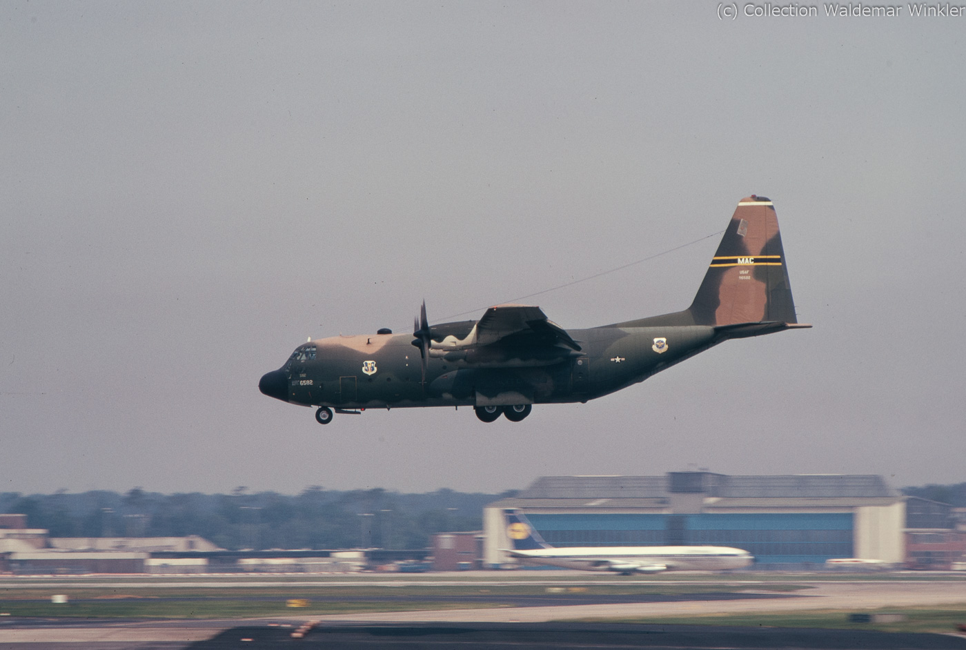 C-130_Hercules_DSC_3431.jpg