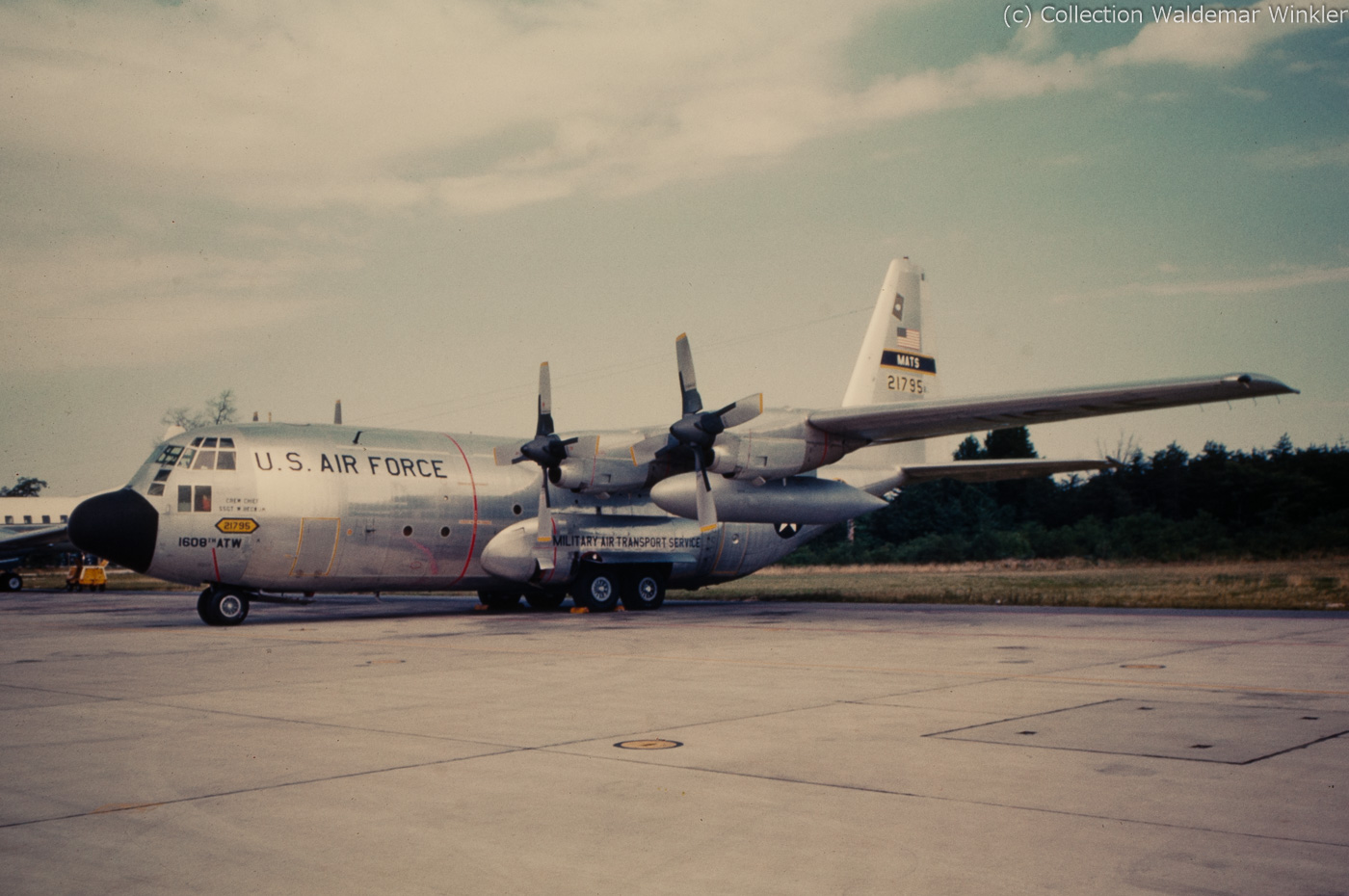 C-130_Hercules_DSC_7809.jpg