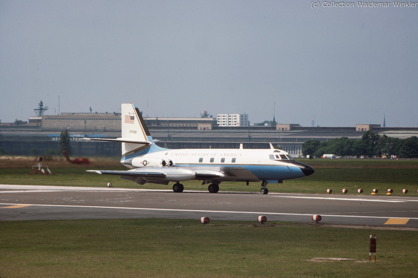 C-140_Jetstar_DSC_3168.jpg