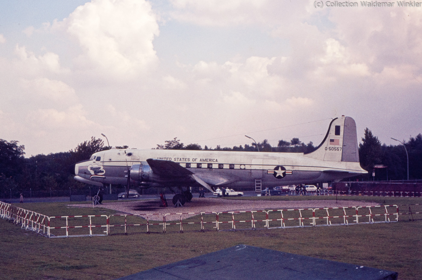 C-54_Skymaster_DSC_5616.jpg