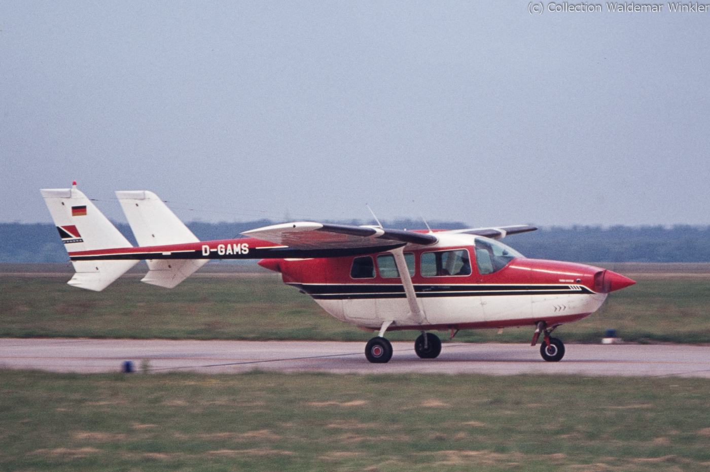 Cessna_T337_Skymaster_DSC_2963.jpg