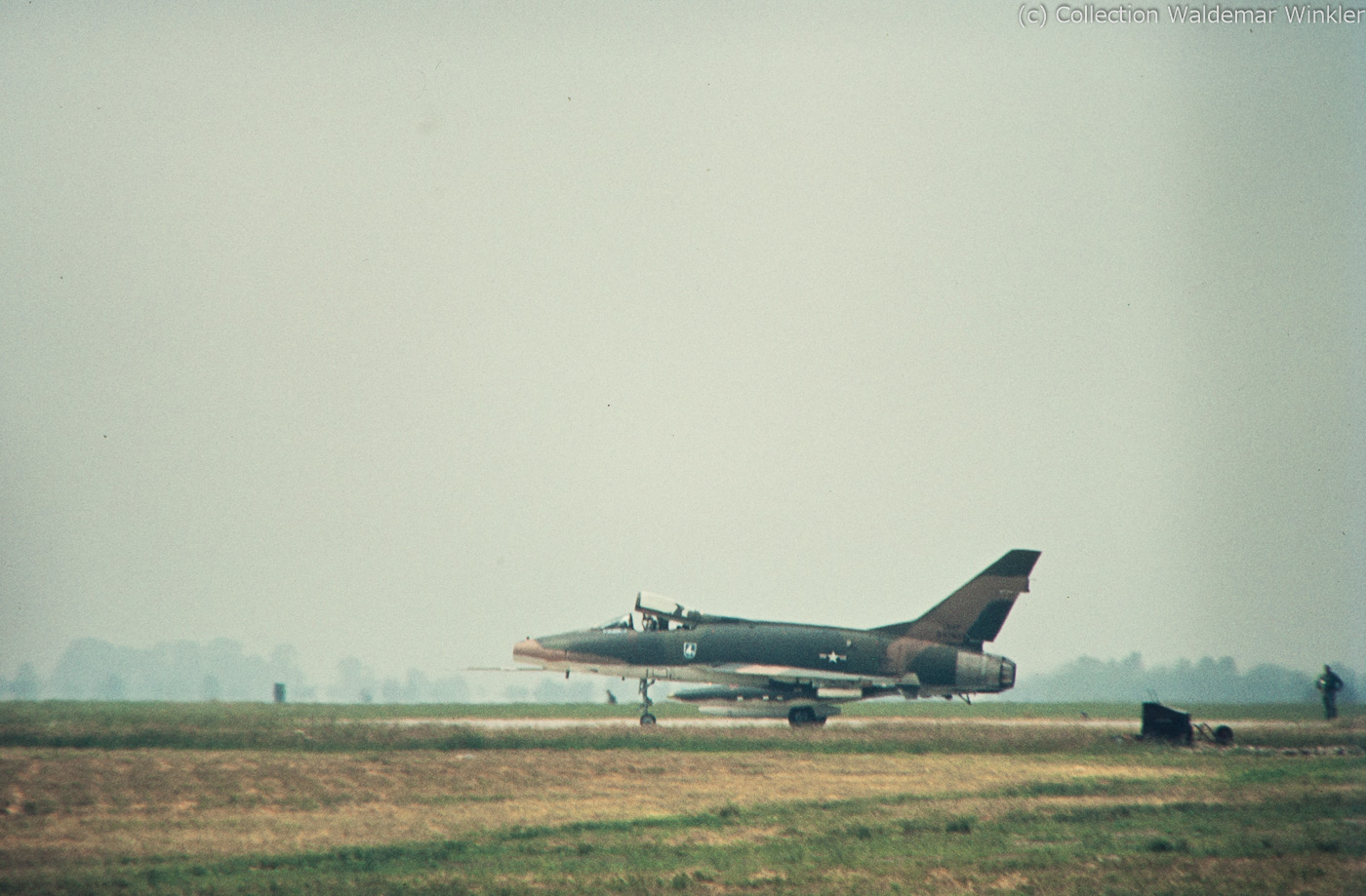 F-100_Super_Sabre_DSC_3647.jpg