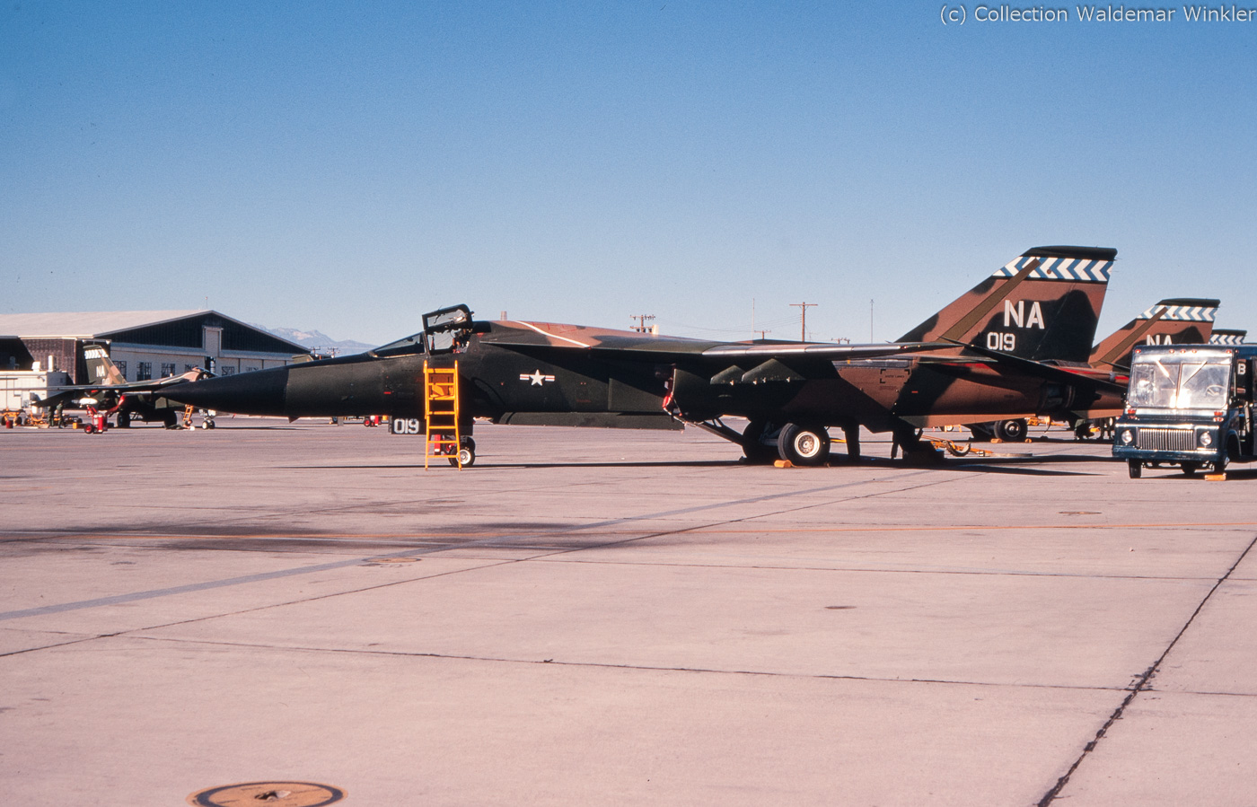 F-111_Aardvark_DSC_4940.jpg