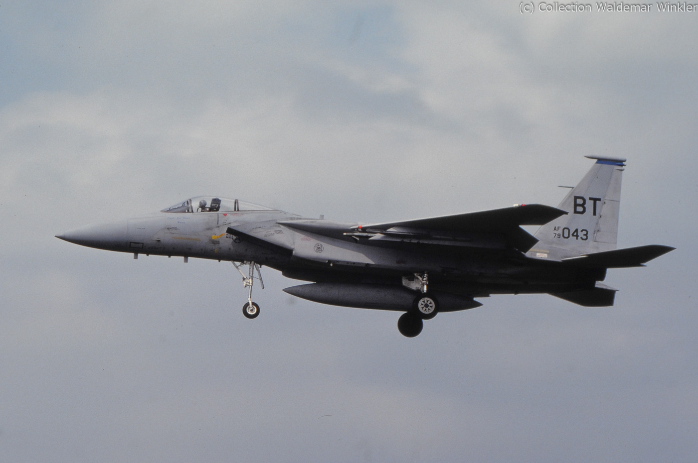 F-15A_Strike_Eagle_DSC_2891.jpg