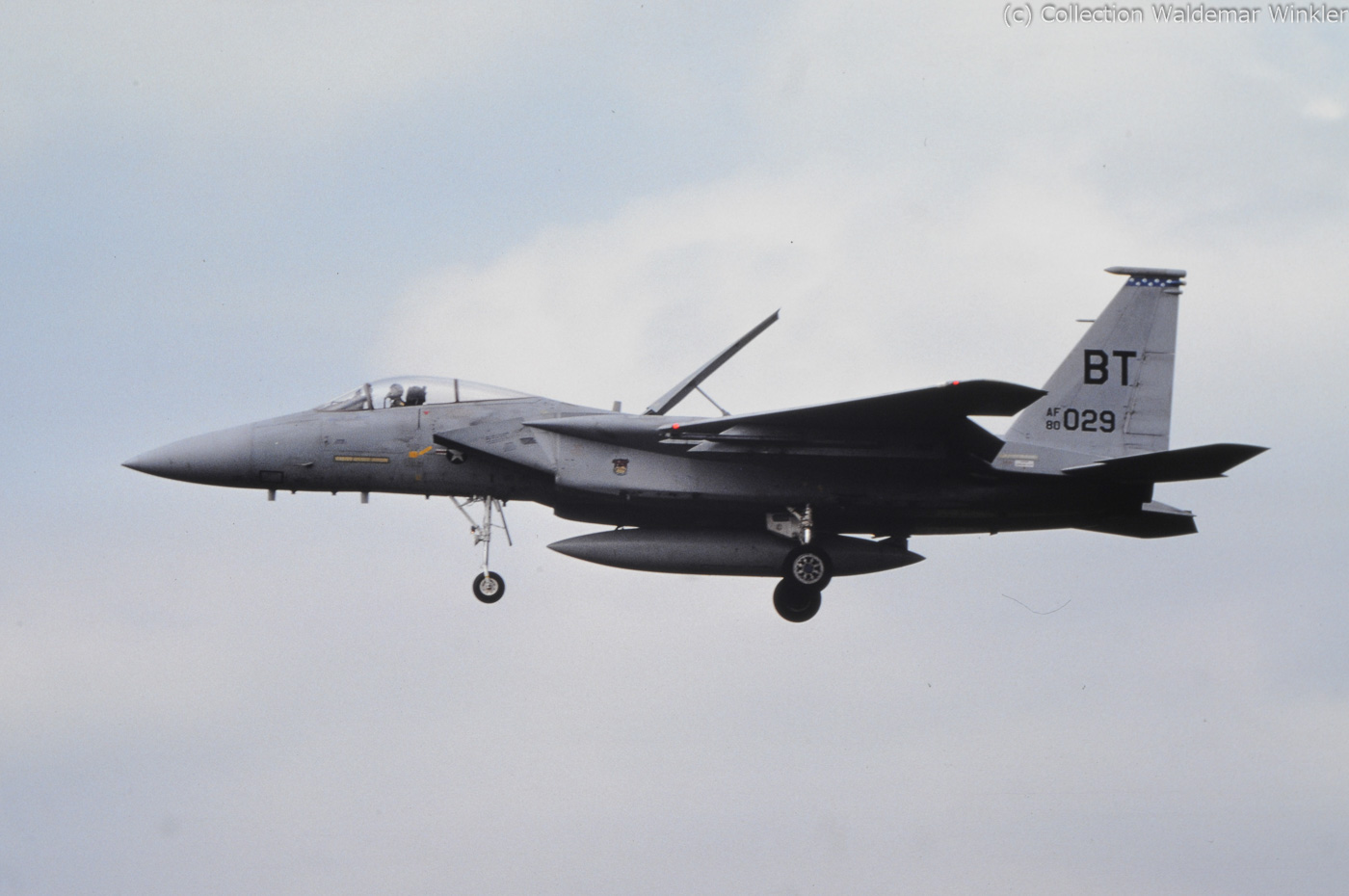F-15A_Strike_Eagle_DSC_2956.jpg