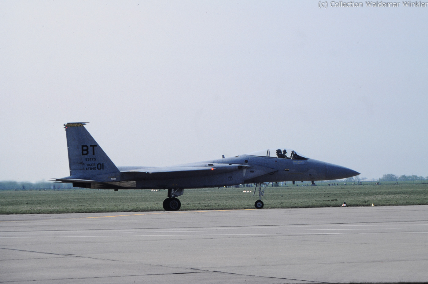 F-15A_Strike_Eagle_DSC_2977.jpg