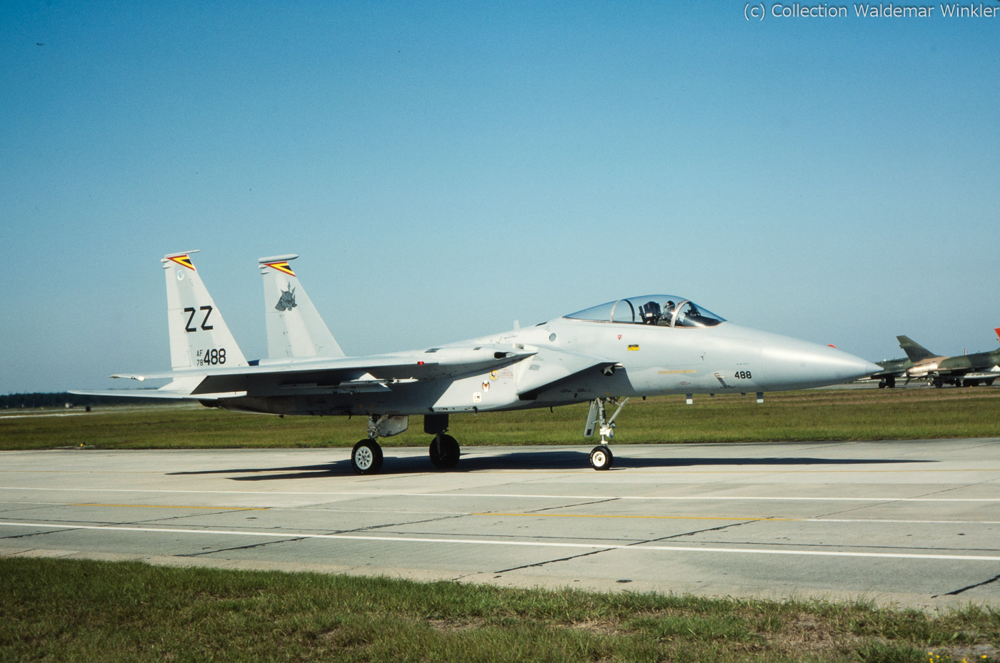 F-15A_Strike_Eagle_DSC_3179.jpg