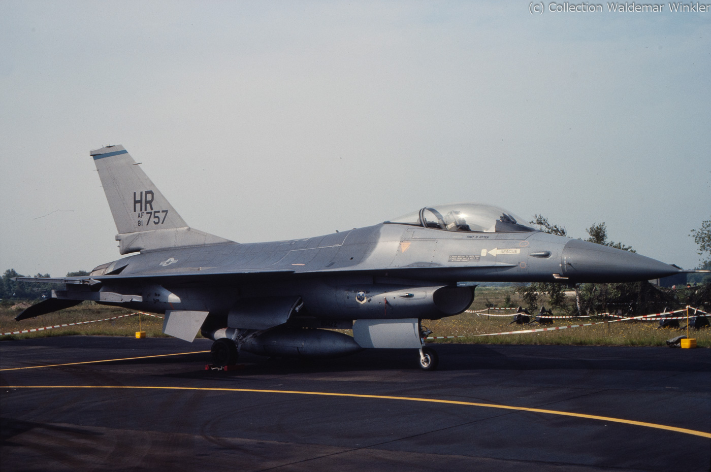 F-16A_Fighting_Falcon_DSC_3078.jpg