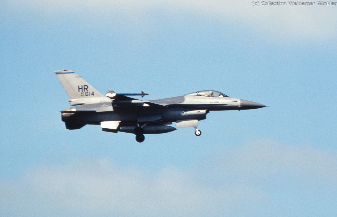F-16A_Fighting_Falcon_DSC_3134.jpg