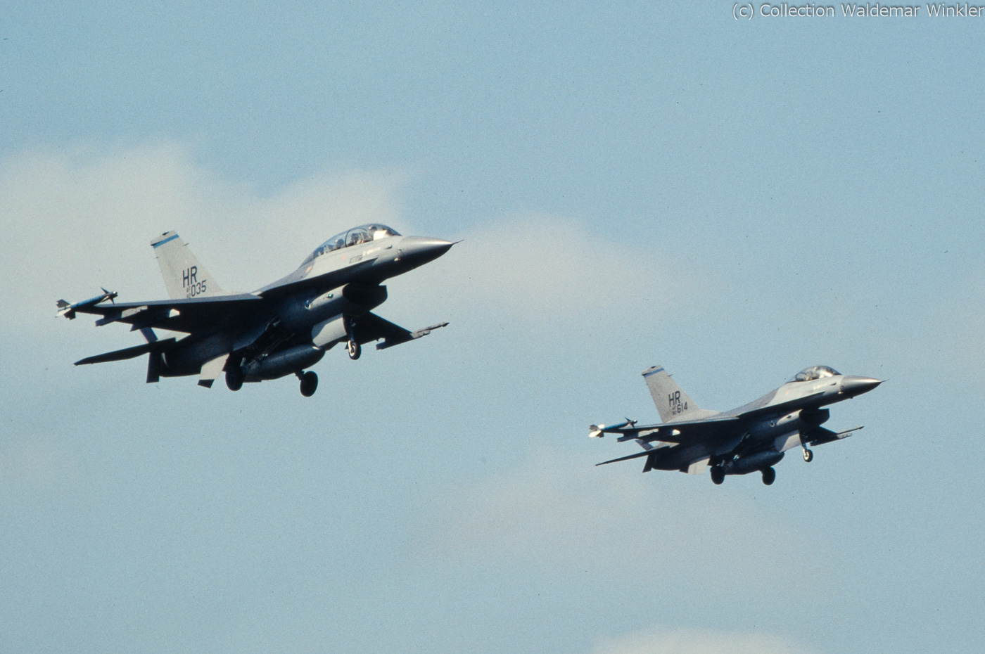 F-16B_Fighting_Falcon_DSC_3083.jpg