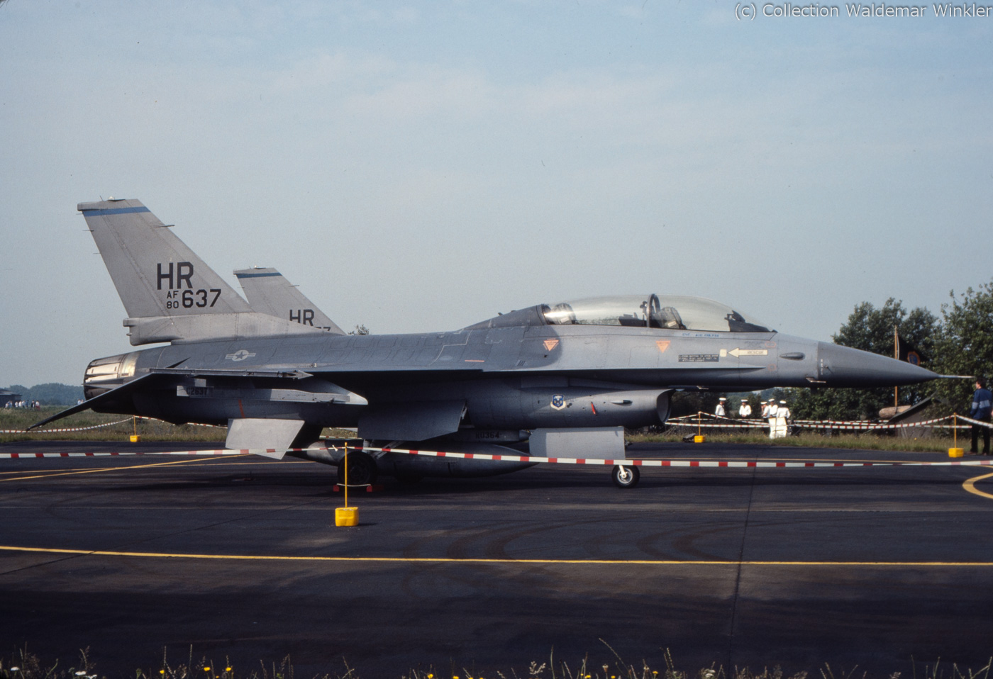 F-16B_Fighting_Falcon_DSC_3127.jpg