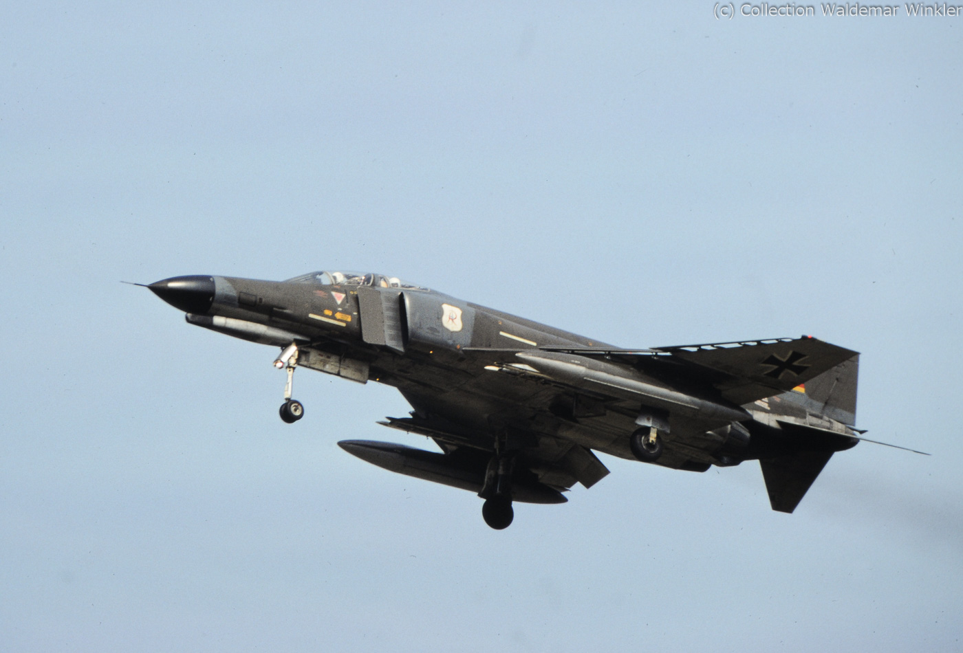 F-4_Phantom_II_DSC_1204.jpg