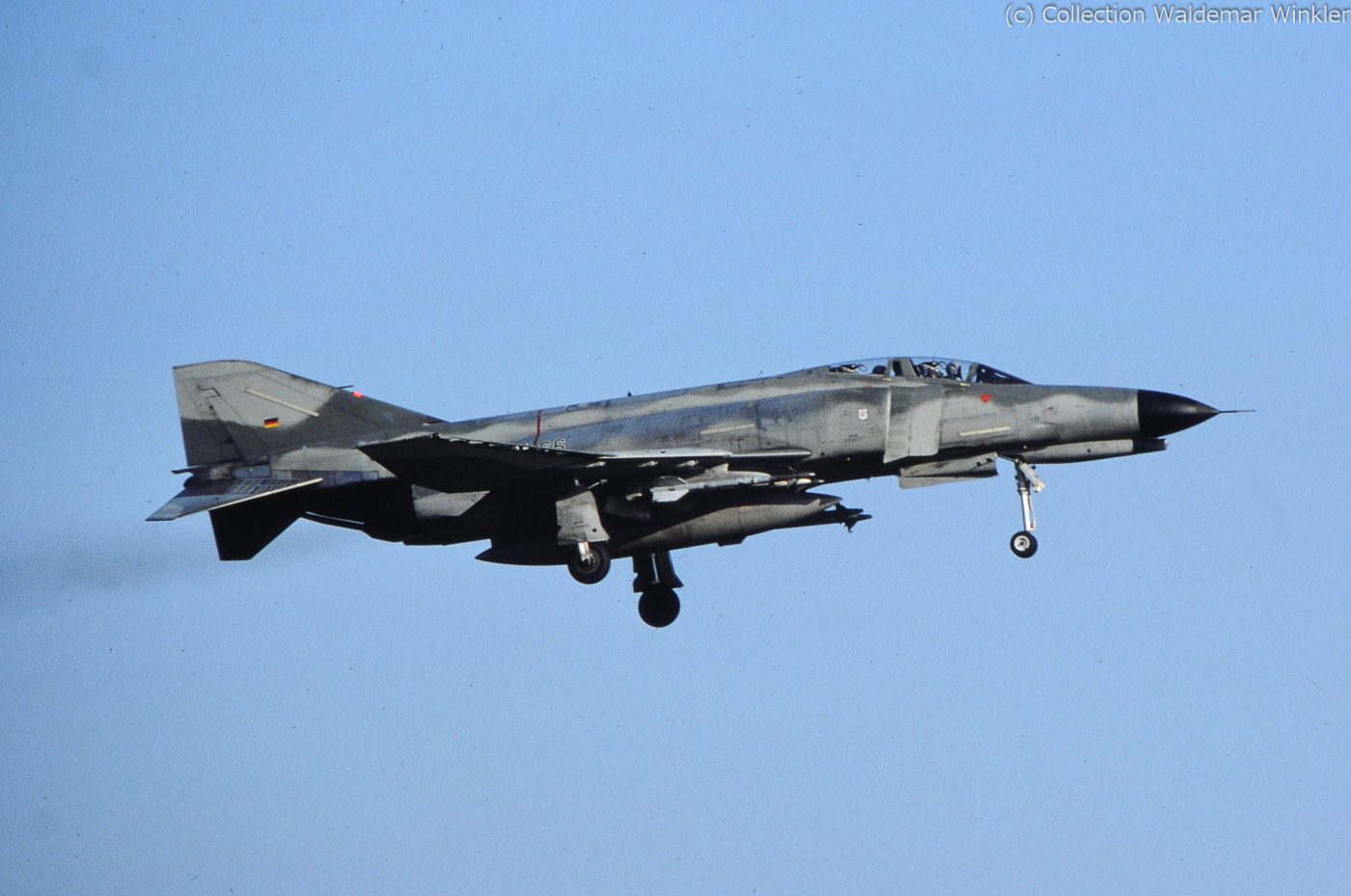 F-4_Phantom_II_DSC_1234.jpg
