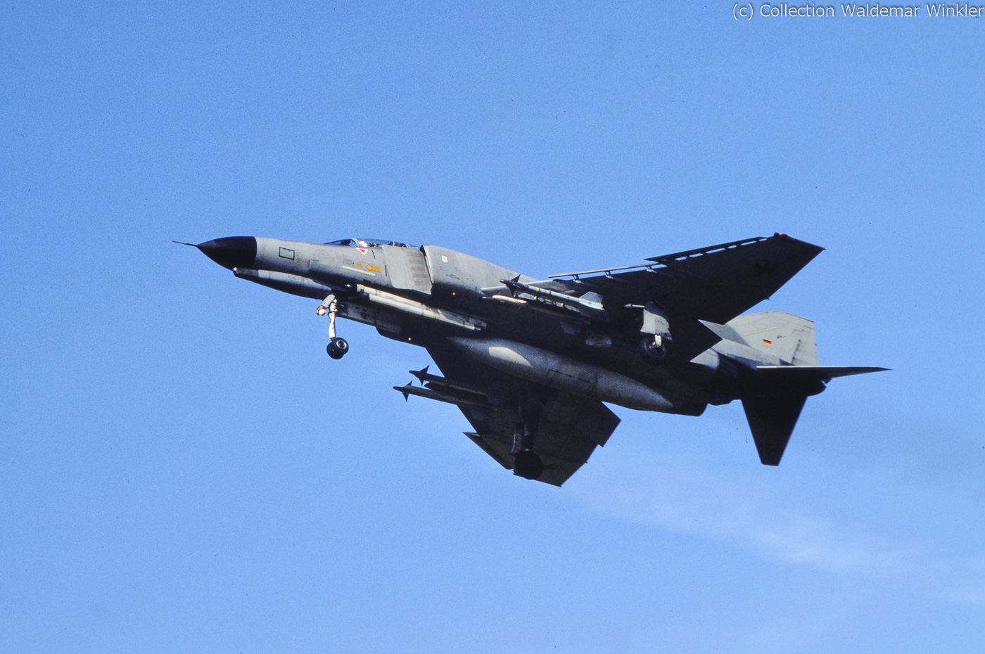 F-4_Phantom_II_DSC_1270.jpg