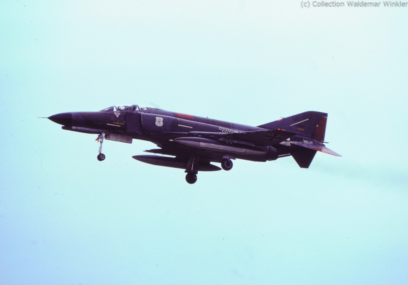 F-4_Phantom_II_DSC_1413.jpg