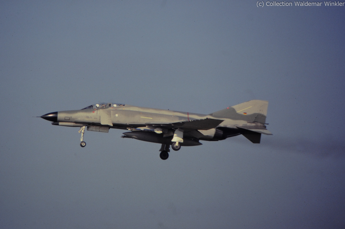 F-4_Phantom_II_DSC_1667.jpg