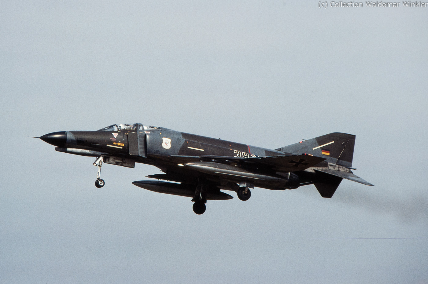 F-4_Phantom_II_DSC_2744.jpg