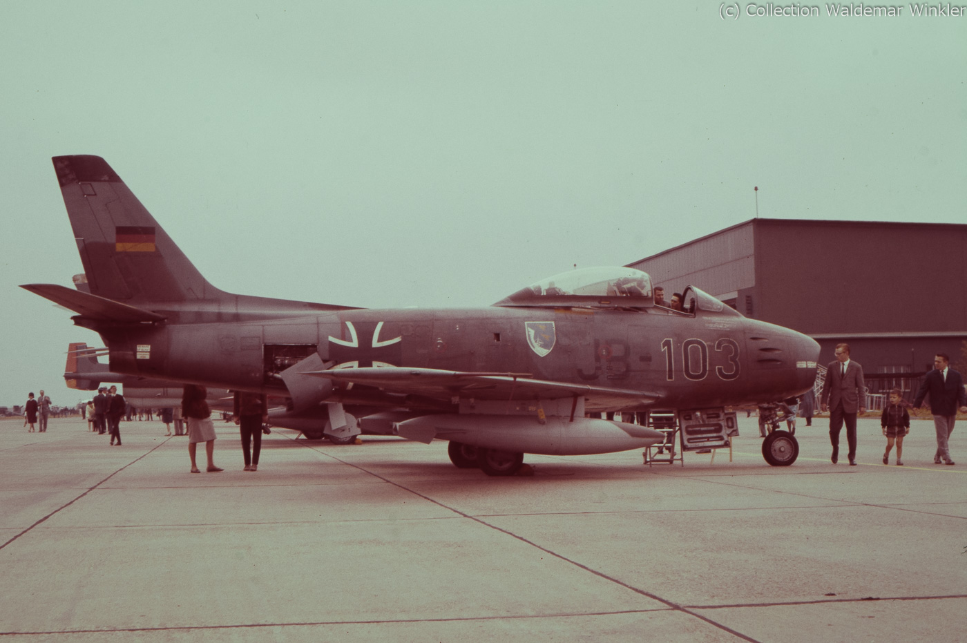 F-86_Sabre_DSC_7805.jpg