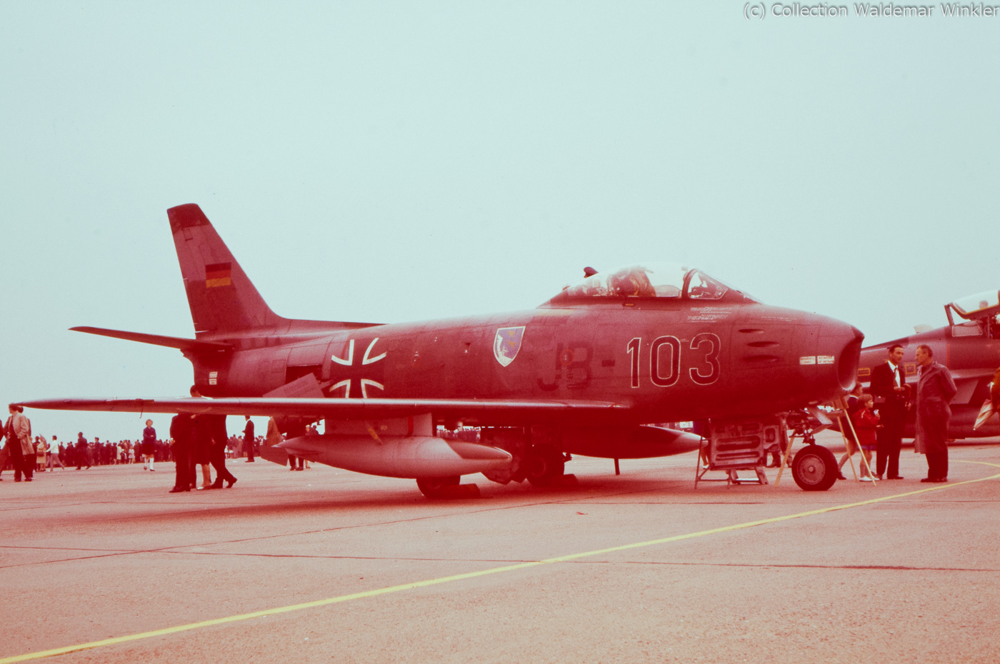F-86_Sabre_DSC_7825.jpg